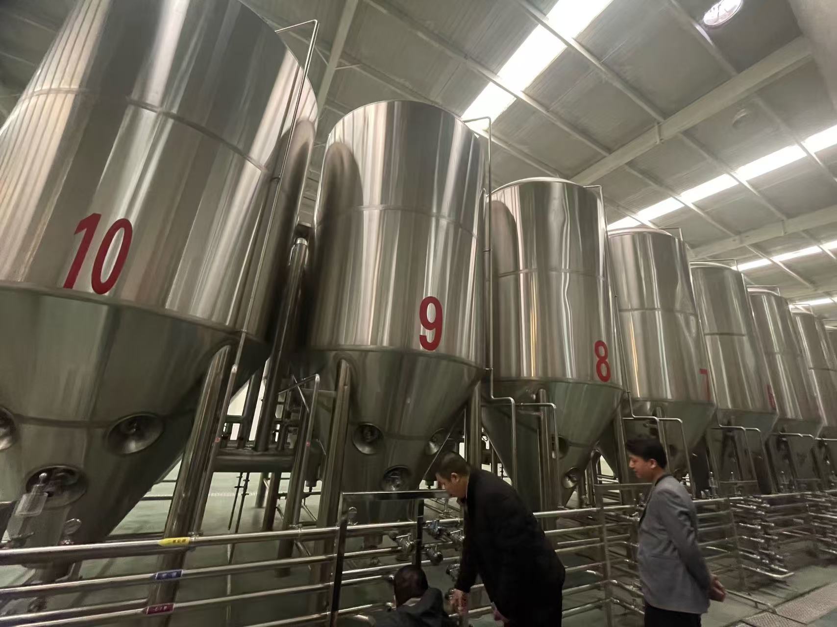 茅箭精酿啤酒设备厂—平面布置、设备设计、制造、调试、培训等一条龙服务